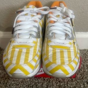 Used Nike Air Max Memos